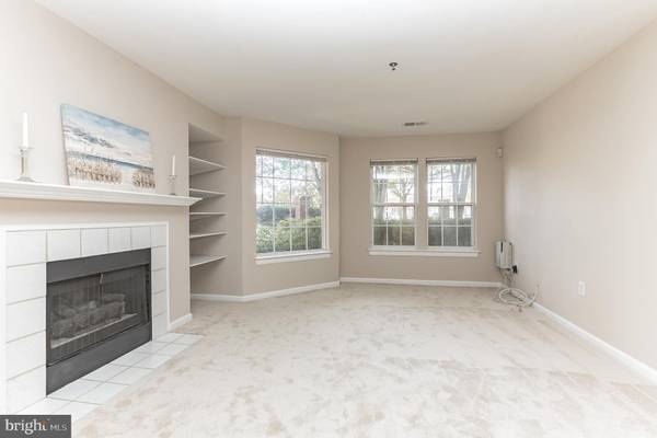 Gaithersburg, MD 20878,935-#16 BEACON SQUARE CT #16