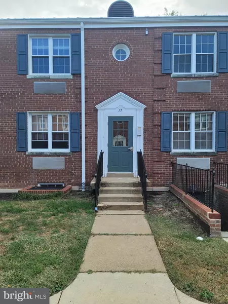 17 AUBURN CT #B, Alexandria, VA 22305