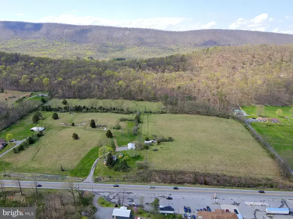 Berkeley Springs, WV 25411,3494 VALLEY RD