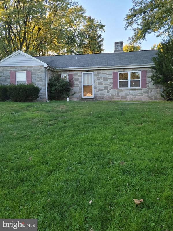 152 PENNAPACKER RD, Collegeville, PA 19426