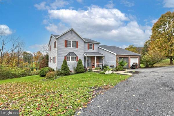 60 INDIANDALE RD, Reinholds, PA 17569