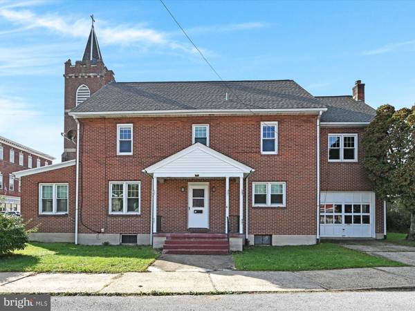 1 N CRESCENT STREET, Tremont, PA 17981