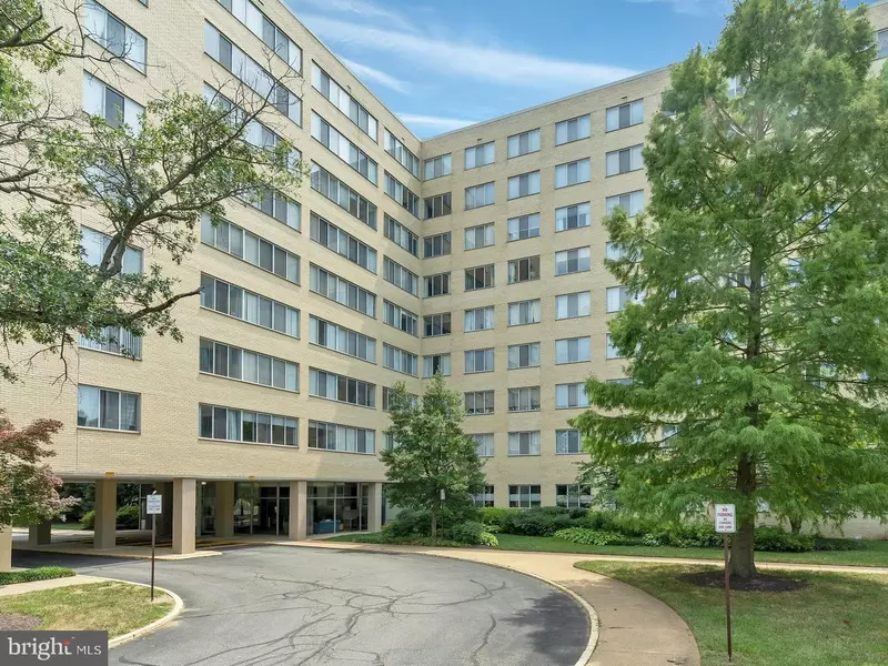 6641 WAKEFIELD DR #805, Alexandria, VA 22307