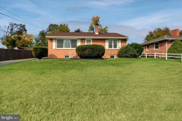 1802 WILLOW RD, Carlisle, PA 17013