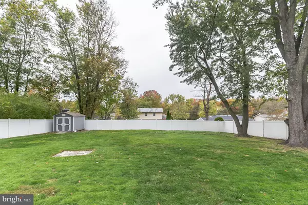 Gibbsboro, NJ 08026,12 EDGEHILL RD
