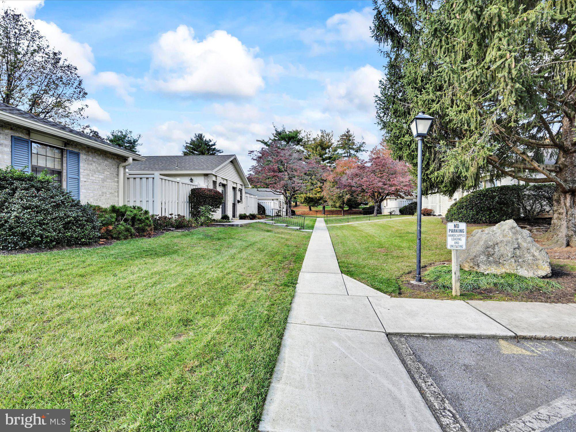 189 VALLEYBROOK DR, Lancaster, PA 17601