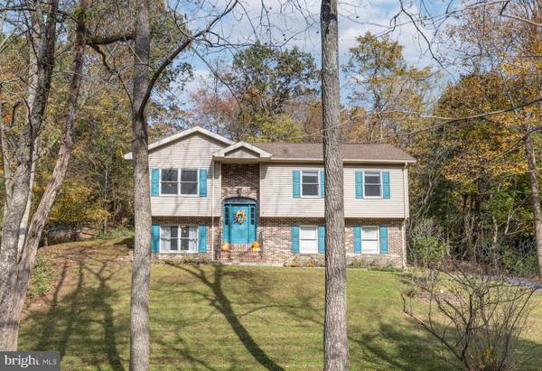 400 CARTREF RD, Etters, PA 17319