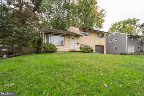 54 E AVON DR, Claymont, DE 19703