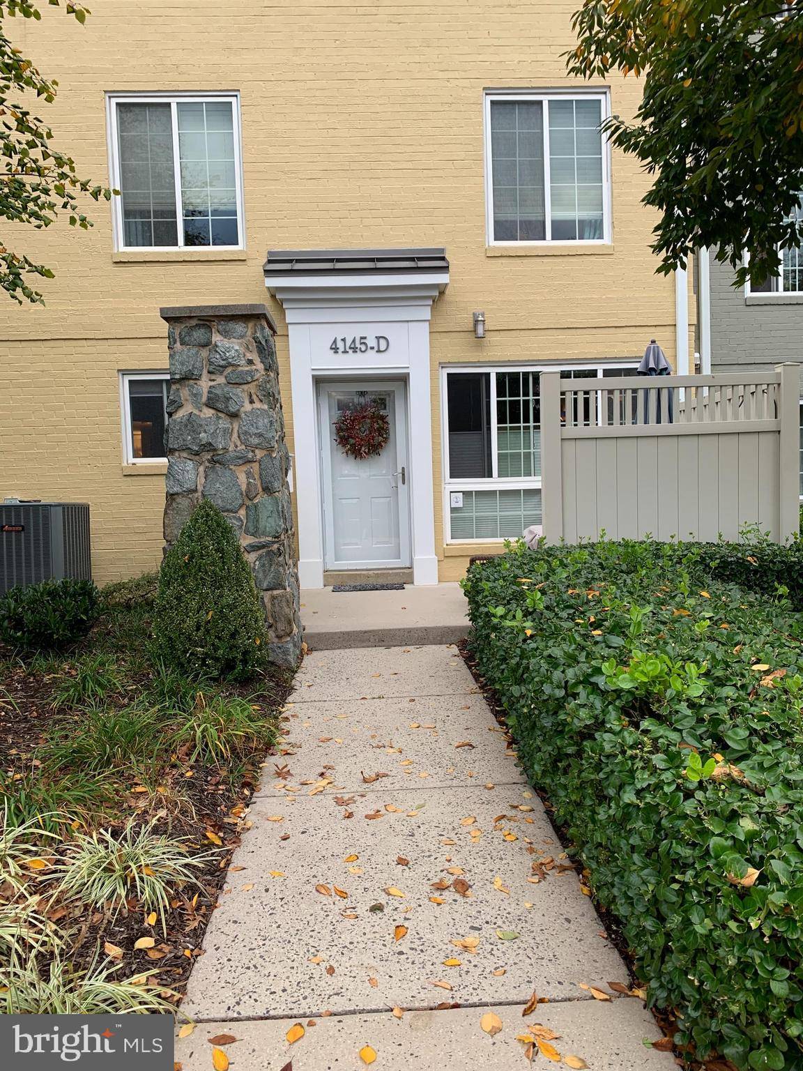 Arlington, VA 22204,4145 S FOUR MILE RUN DR #D