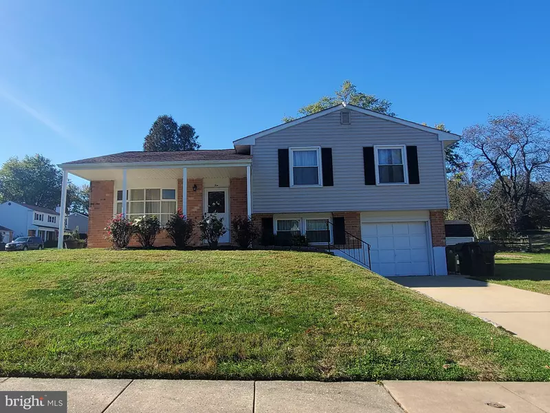 10 PANORAMA DR, Newark, DE 19711