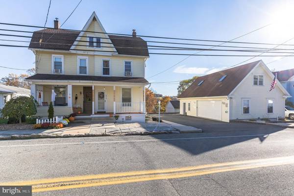 4218 MAIN ST, Slatington, PA 18079