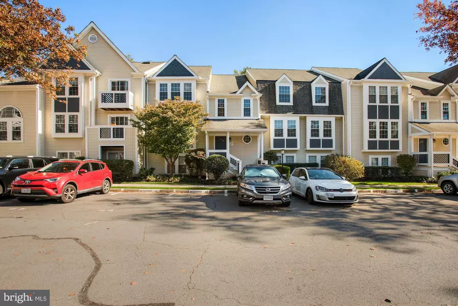 12902-C GRAYS POINTE RD #12902C, Fairfax, VA 22033