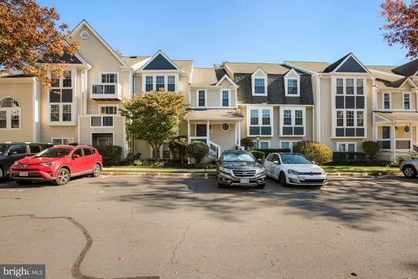 12902-C GRAYS POINTE RD #12902C, Fairfax, VA 22033