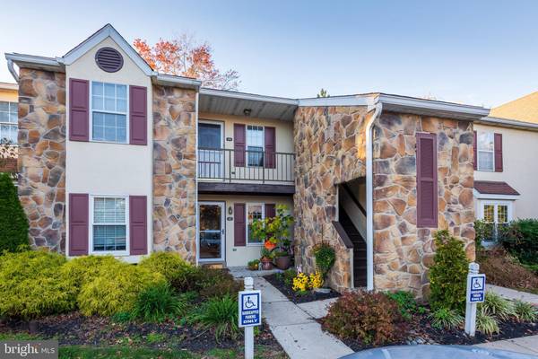 118 VALLEY STREAM CIR, Chesterbrook, PA 19087