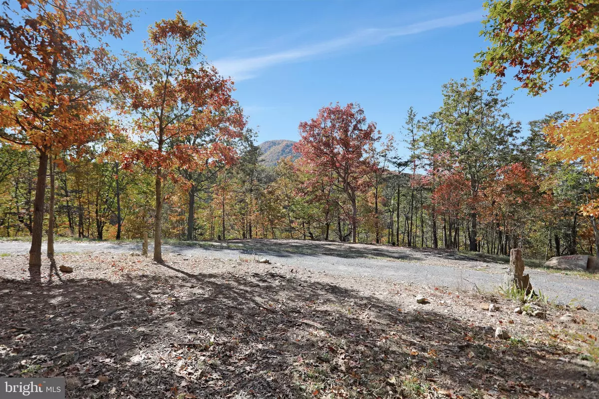 Edinburg, VA 22824,824 E HIDEAWAY FARMS RD