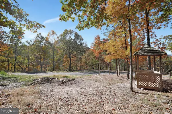 Edinburg, VA 22824,824 E HIDEAWAY FARMS RD