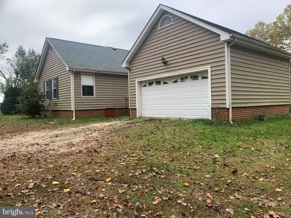 Bruington, VA 23023,5858 THE TRAIL