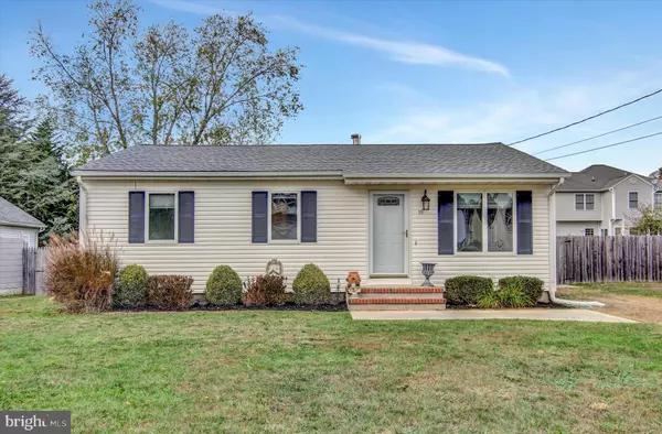 172 LIBERTY AVE, Manahawkin, NJ 08050