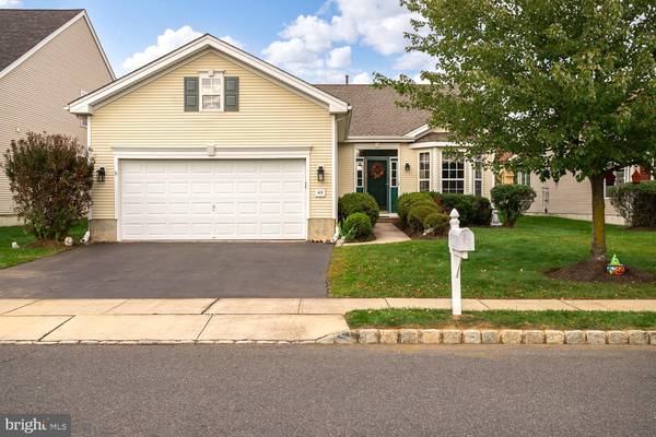 45 CHAMBER LN, Columbus, NJ 08022