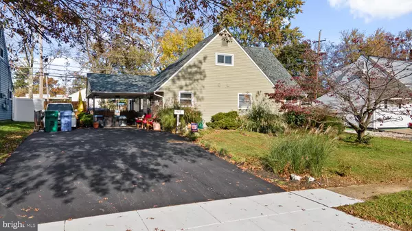 354 APPLETREE DR, Levittown, PA 19055