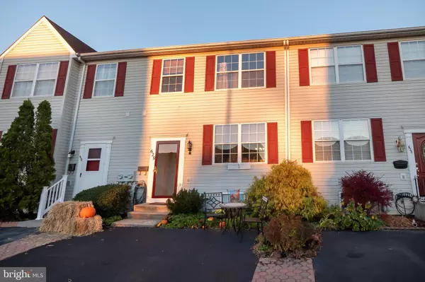 628 JEFFERSON ST, Red Hill, PA 18076