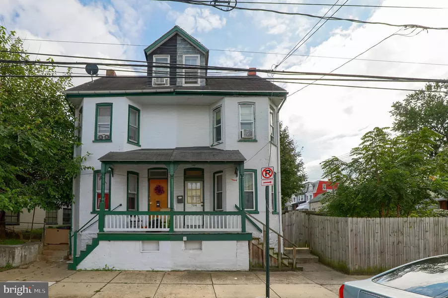 704 E WALNUT ST, Lancaster, PA 17602