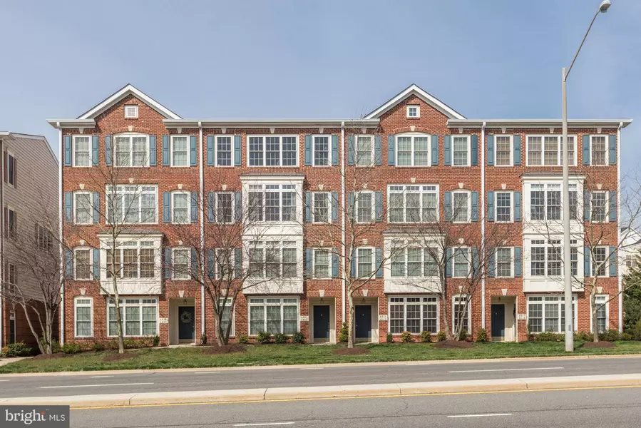 4655 EGGLESTON TER #422, Fairfax, VA 22030