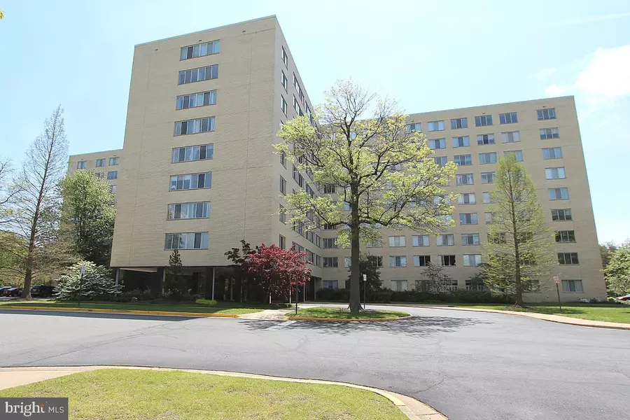 6641 WAKEFIELD DR #712, Alexandria, VA 22307