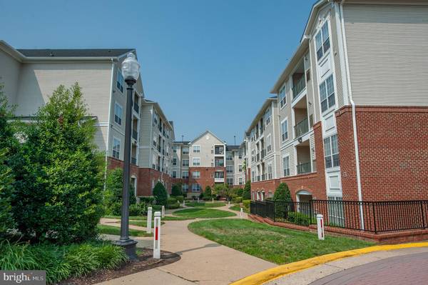 4850 EISENHOWER AVE #418, Alexandria, VA 22304