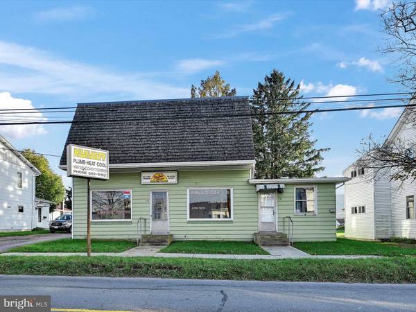 733-735 E MAIN ST, Hegins, PA 17938