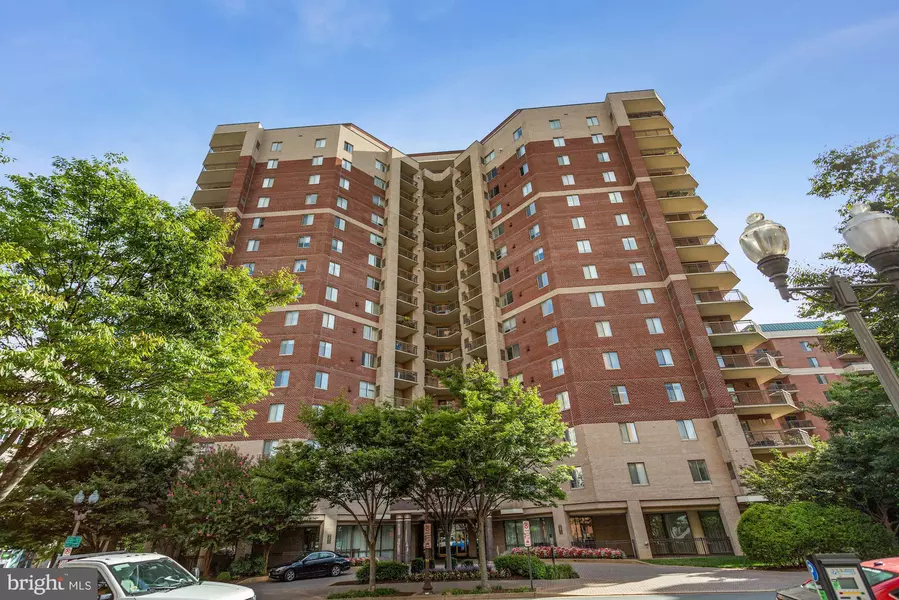 901 N MONROE ST #601, Arlington, VA 22201