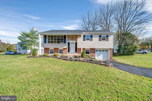 733 LAKE, Douglassville, PA 19518