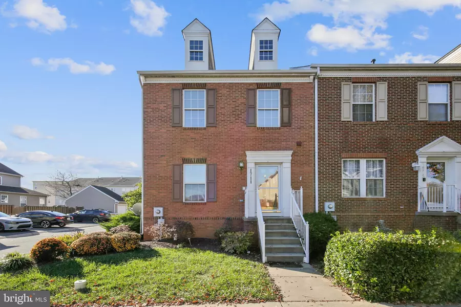 1711 DERRS SQ W, Frederick, MD 21701