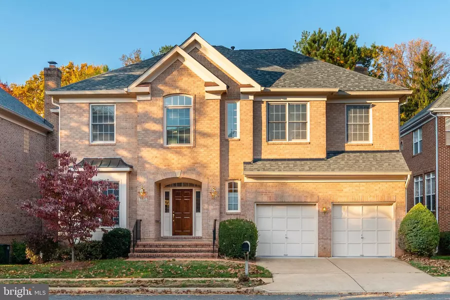 6672 AVIGNON BLVD, Falls Church, VA 22043