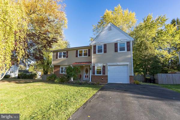 19 CRESTLAND TER, Doylestown, PA 18901