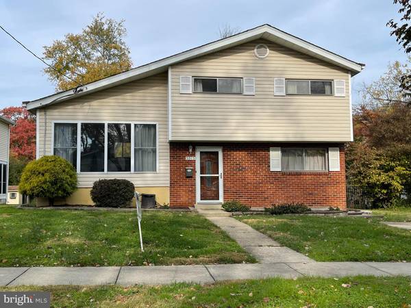 5915 HOLLAND RD, Rockville, MD 20851