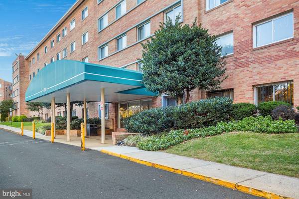 Arlington, VA 22204,5101 8TH RD S #101