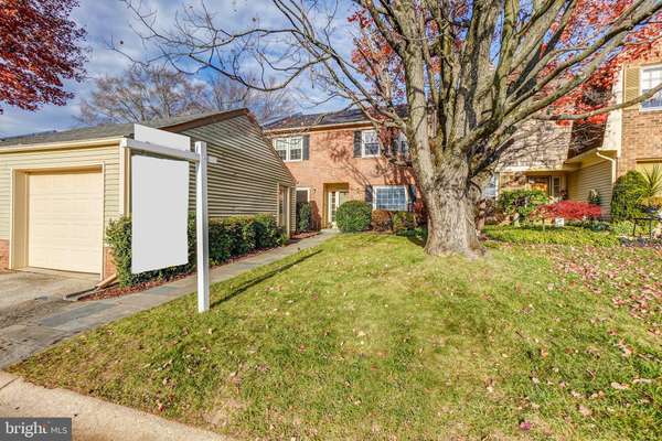 9409 EAGLETON LN, Montgomery Village, MD 20886