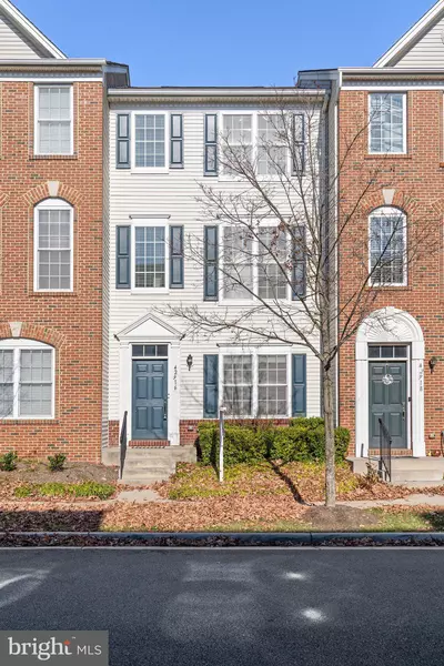 42916 PAMPLIN TER, Chantilly, VA 20152