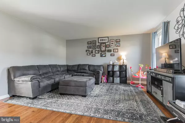 Gibbstown, NJ 08027,468 LOCK AVE