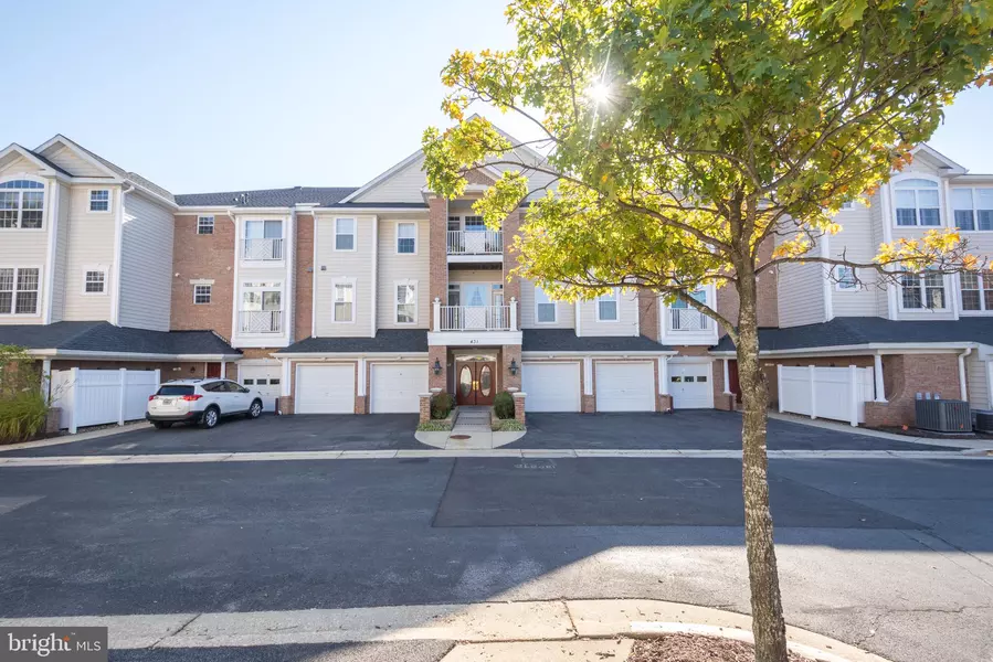 431 HAMLET CLUB DR #202, Edgewater, MD 21037