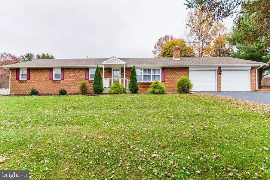 33 VALLEY VIEW DR, Hanover, PA 17331