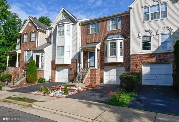 Alexandria, VA 22315,5604 GLENWOOD MEWS DR