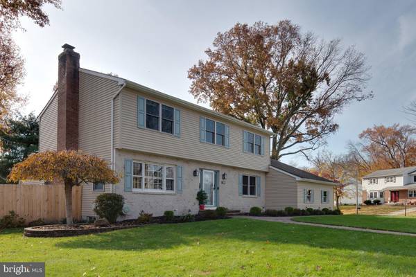 13 LANNIGAN DR, Lawrence, NJ 08648