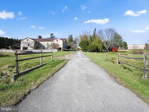 2849 LOWER VALLEY RD, Parkesburg, PA 19365