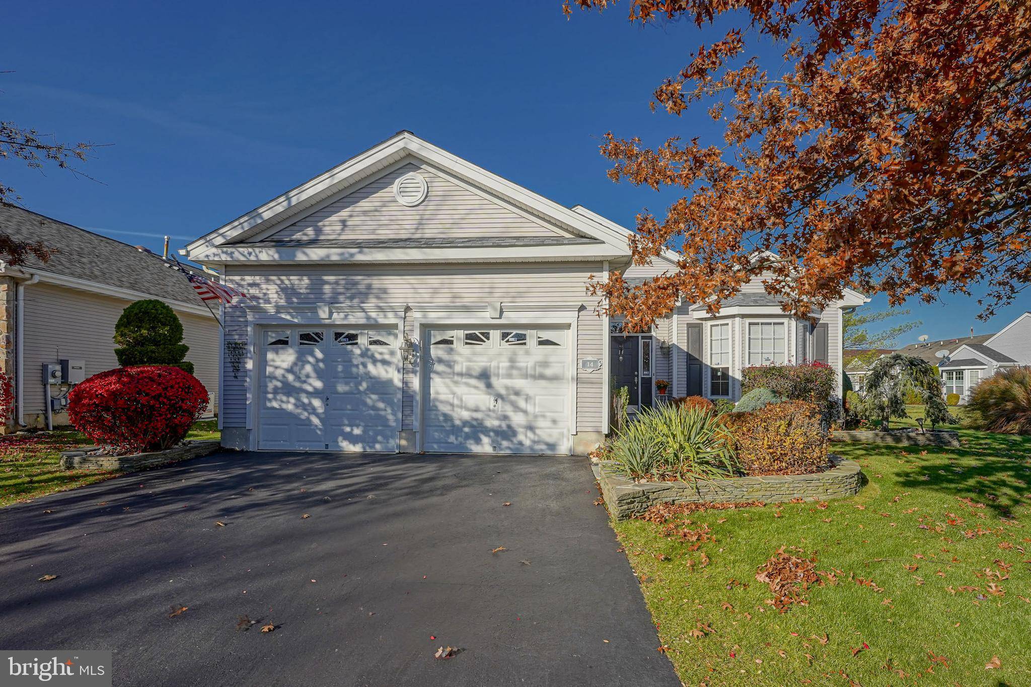 14 ELLINGTON DR, Columbus, NJ 08022