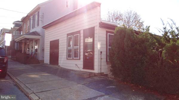 Schuylkill Haven, PA 17972,106 SAINT JOHN ST