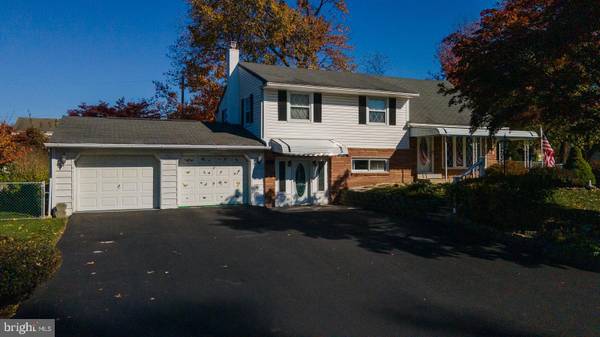 28 ARBOR LN, Feasterville Trevose, PA 19053