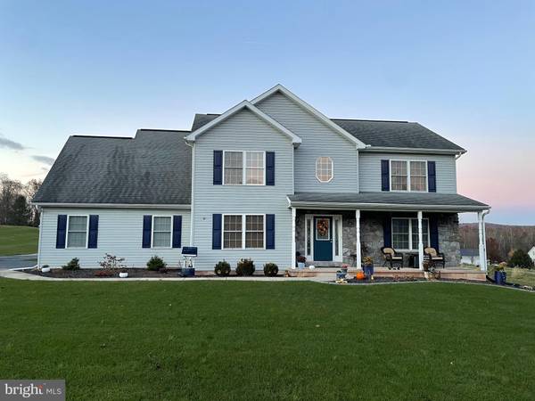 915 SILVER LAKE RD, Lewisberry, PA 17339