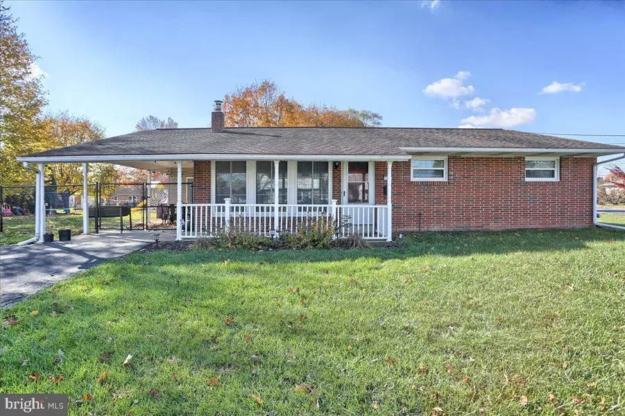 1202 APPLE DR, Mechanicsburg, PA 17055